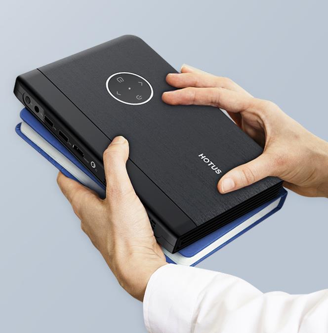 The Ultimate Showdown: How This "Mini Computer" Became the Best Projector for Camping?(图2)